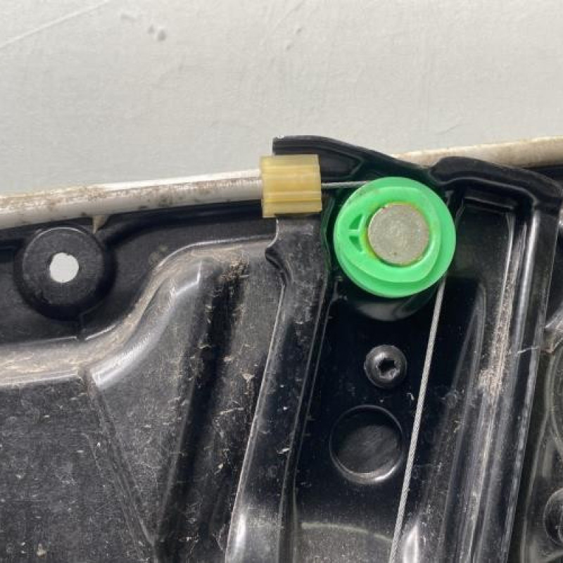 Leve vitre electrique avant gauche MERCEDES CLASSE A 176 Photo n°5