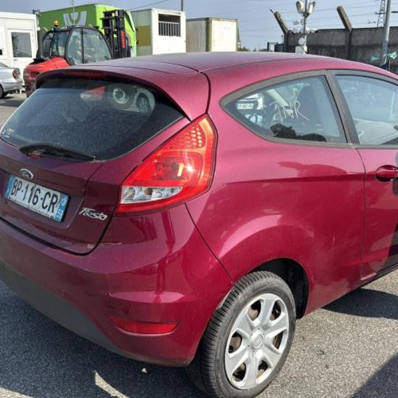 Pare choc arriere FORD FIESTA 6 Photo n°9
