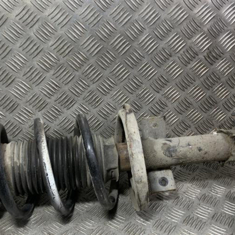 Amortisseur avant droit RENAULT MASTER 3 Photo n°1