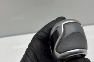 Pommeau de vitesses PEUGEOT 208 1