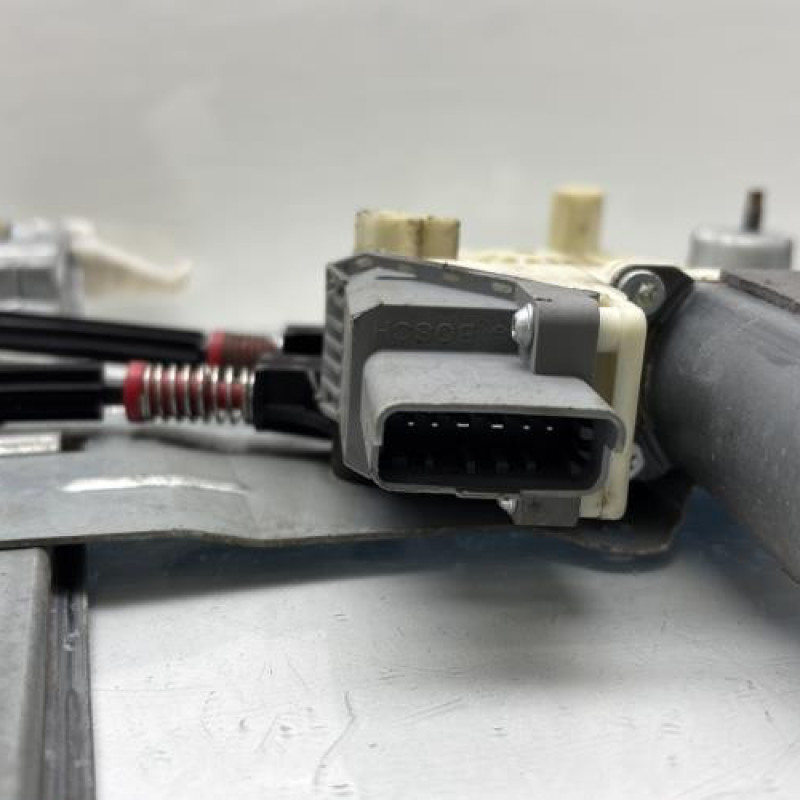 Leve vitre electrique avant gauche CITROEN XSARA PICASSO Photo n°5