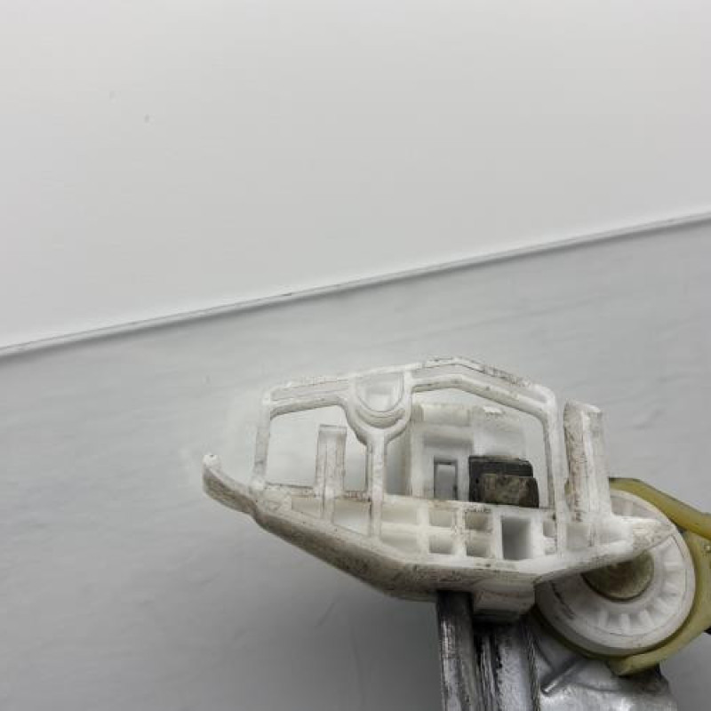 Leve vitre electrique avant gauche CITROEN XSARA PICASSO Photo n°7