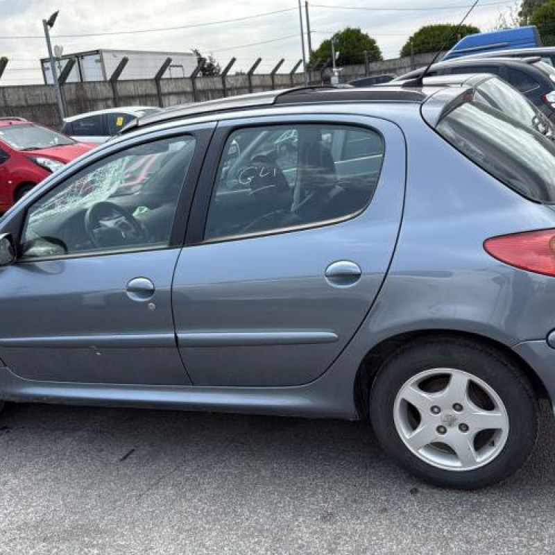 Aile avant gauche PEUGEOT 206 Photo n°11