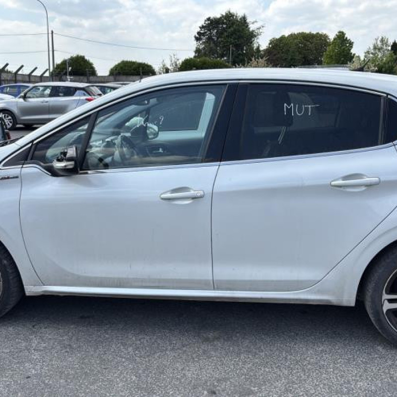 Boitier BSI PEUGEOT 208 1 Photo n°10