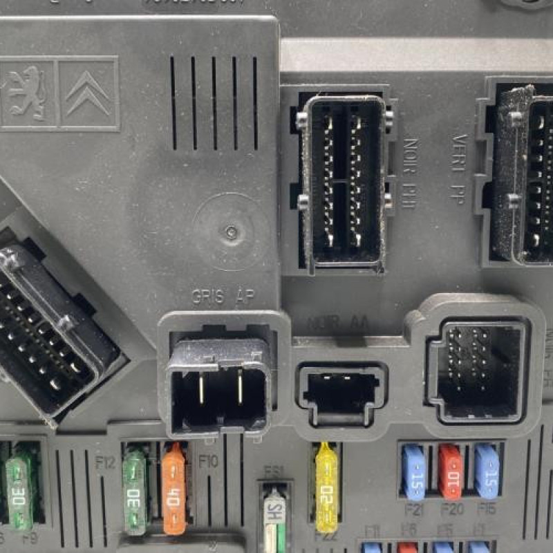 Boitier BSI PEUGEOT 206+ Photo n°3