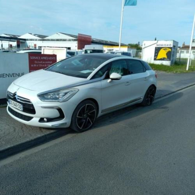 Enjoliveur CITROEN DS5 Photo n°17