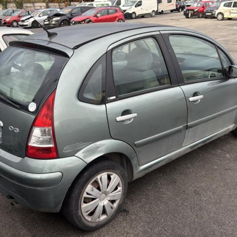Pare boue avant gauche CITROEN C3 1 Photo n°8