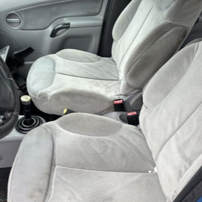 Pare choc arriere CITROEN C3 1 Photo n°17