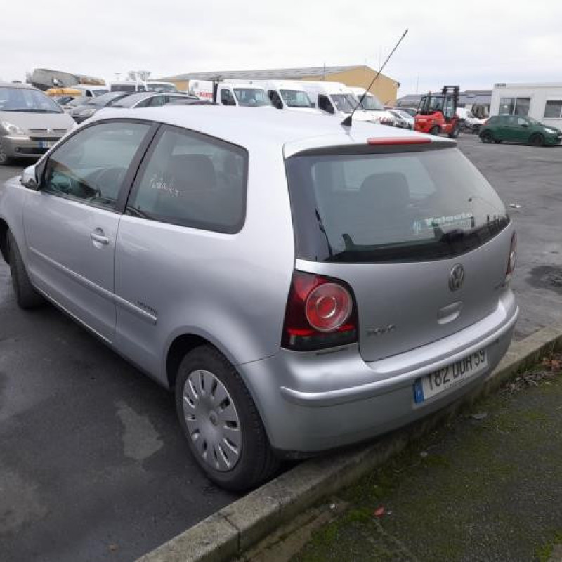 Capot VOLKSWAGEN POLO 4 Photo n°13