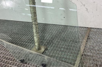 Vitre avant droit PEUGEOT 208 1