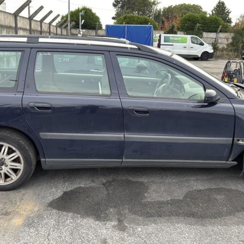 Aile avant gauche VOLVO V 70 1 Photo n°10