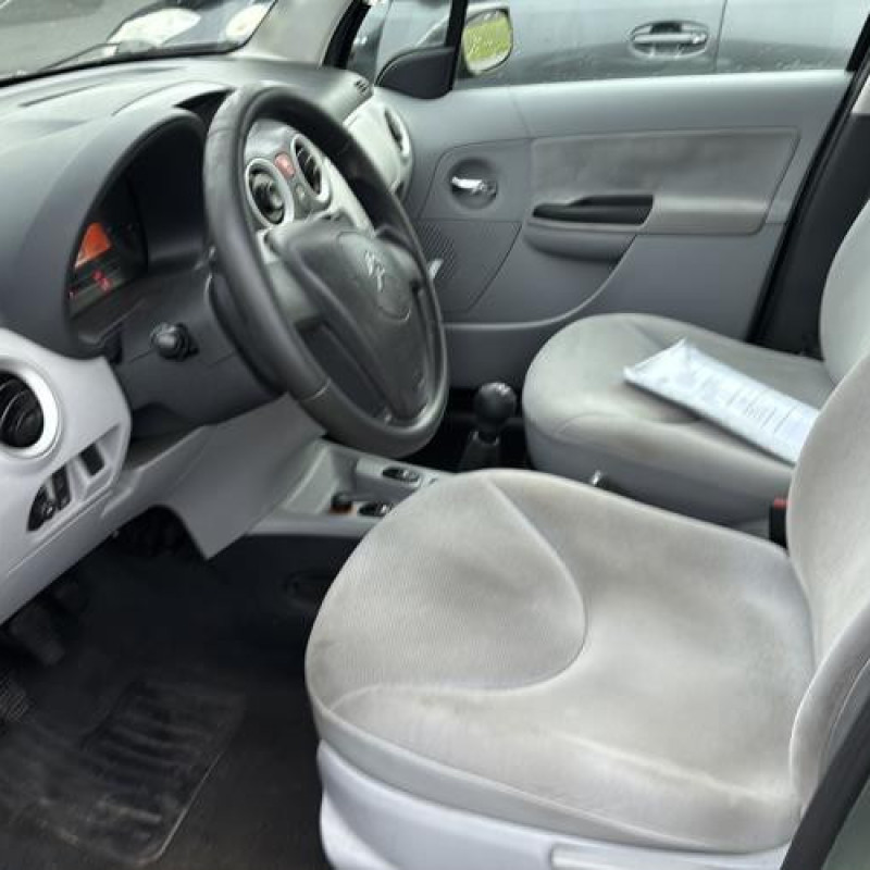 Pare choc arriere CITROEN C3 1 Photo n°11