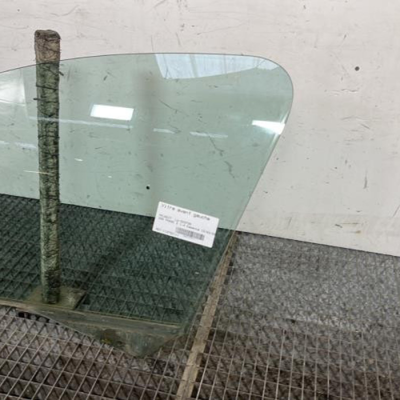 Vitre avant gauche PEUGEOT 206 Photo n°3