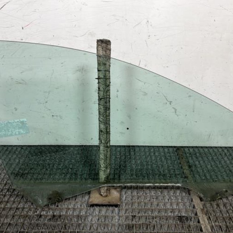 Vitre avant gauche PEUGEOT 206 Photo n°4