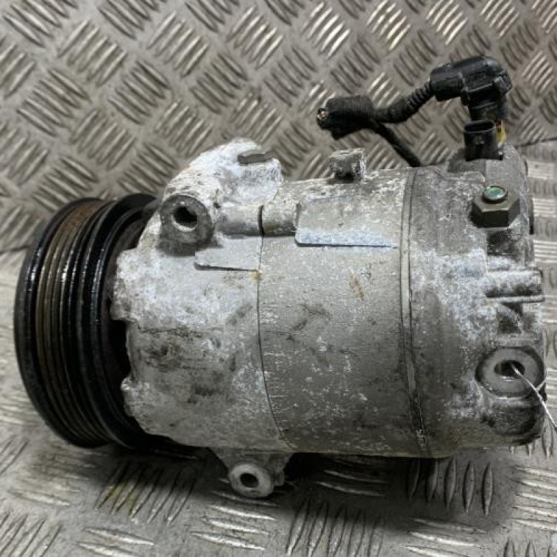 Compresseur clim OPEL ASTRA J Photo n°1