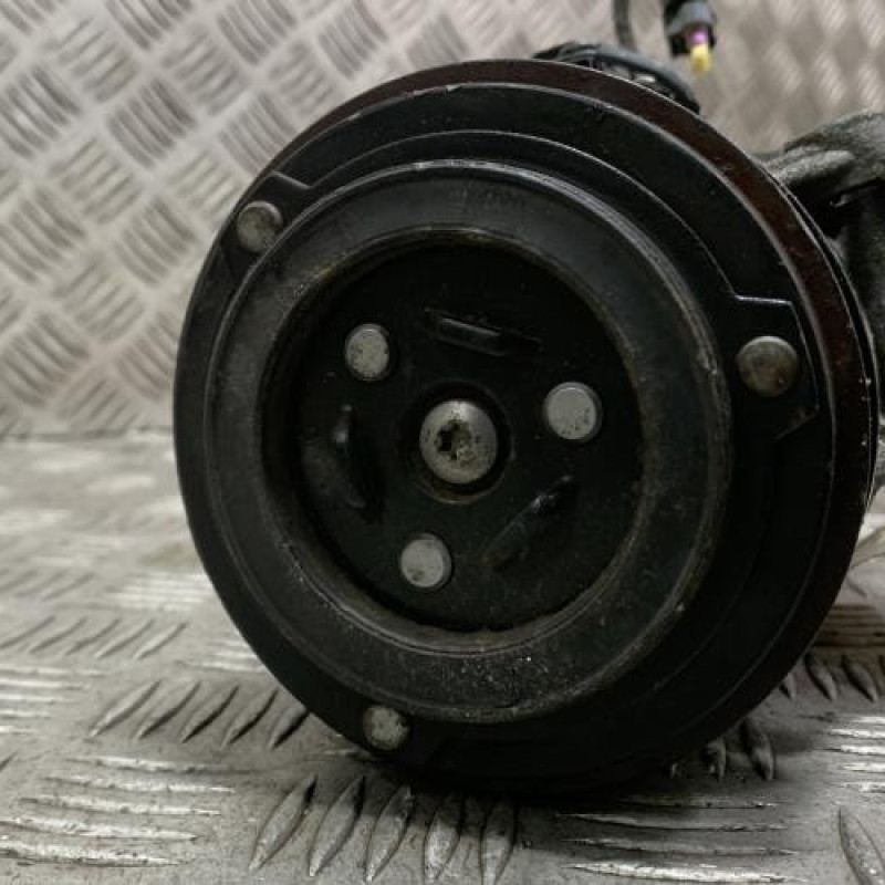 Compresseur clim OPEL ASTRA J Photo n°3