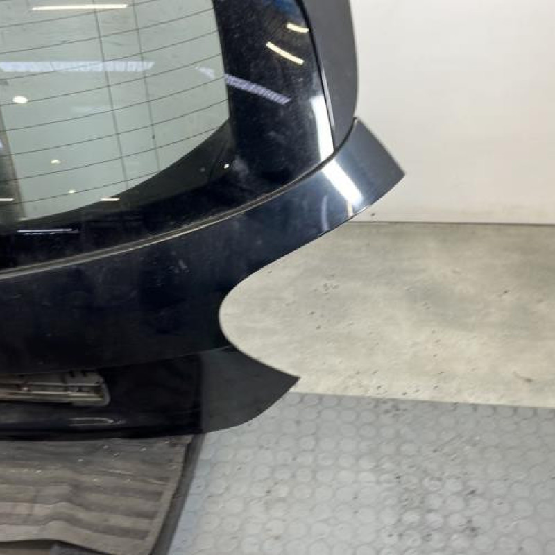 Malle/Hayon arriere MERCEDES CLASSE A 176 Photo n°4