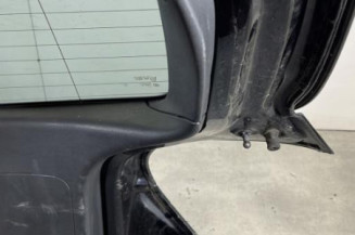 Malle/Hayon arriere MERCEDES CLASSE A 176