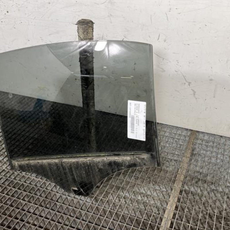 Vitre arriere gauche MERCEDES CLASSE A 176 Photo n°3