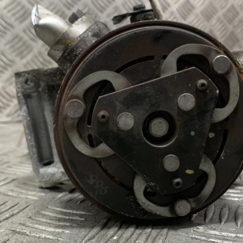 Compresseur clim DACIA SANDERO 2 Photo n°3