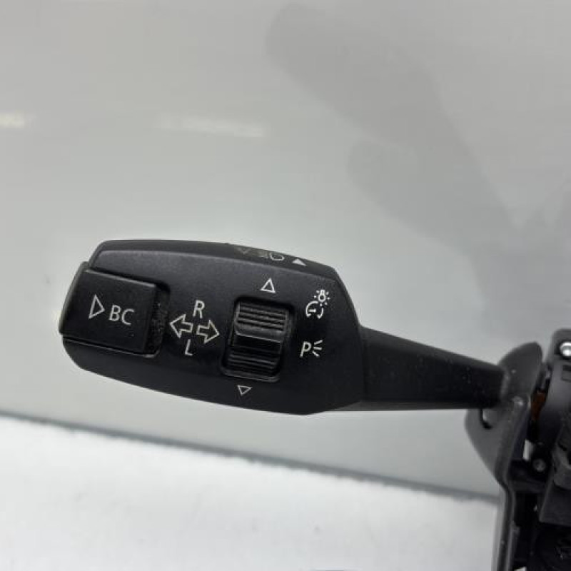 Support commodo (commutateur) BMW SERIE 1 E88 Photo n°3