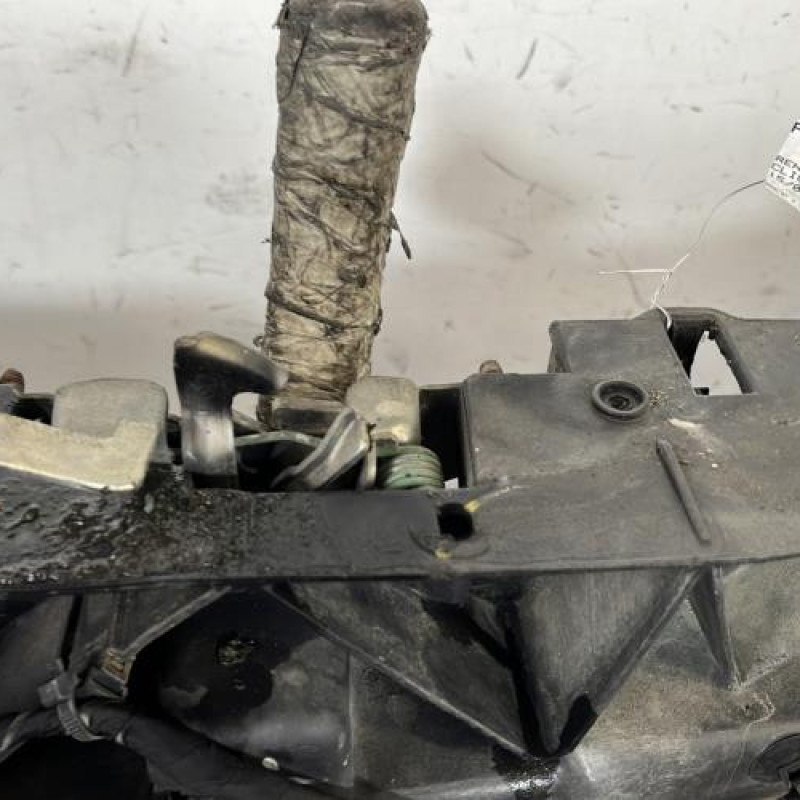 Face avant RENAULT CLIO 3 Photo n°4