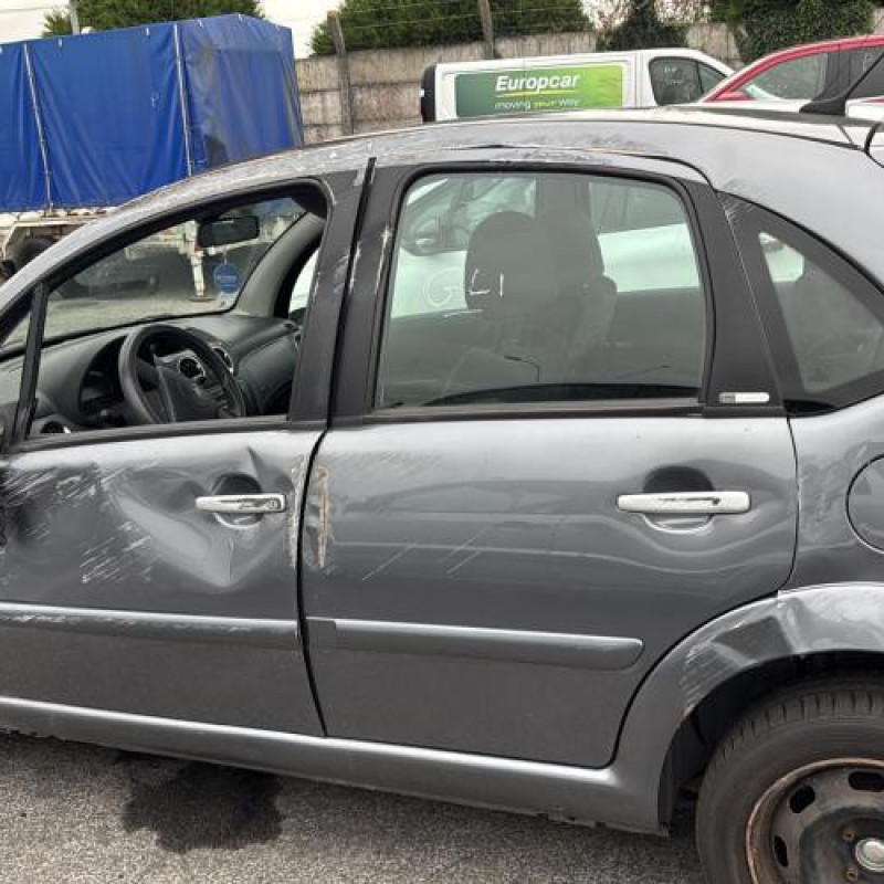 Pare choc arriere CITROEN C3 1 Photo n°17