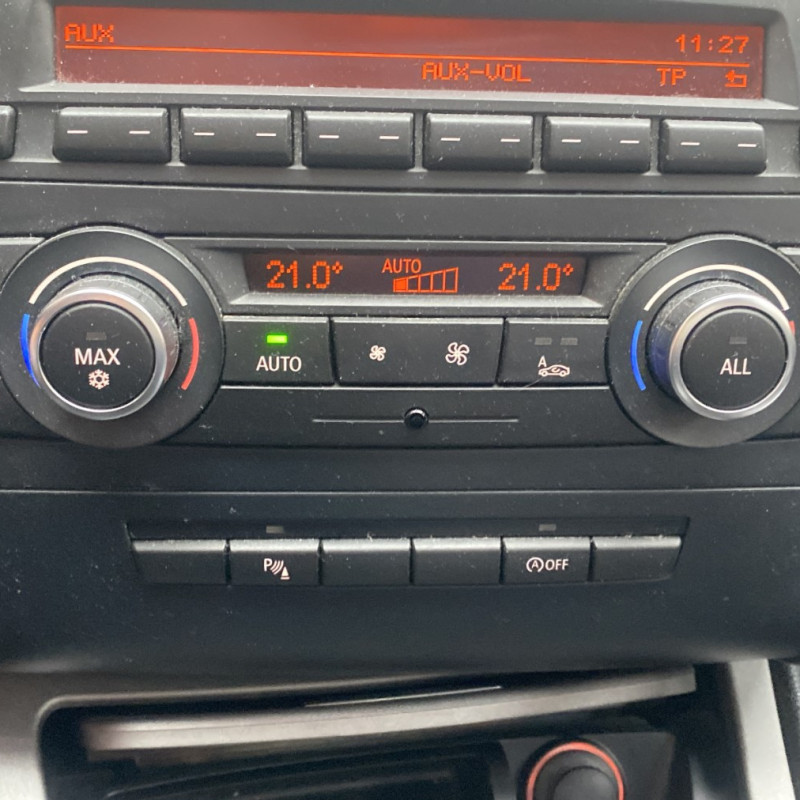 BMW SERIE 1 E87 PHASE 2 116d 2.0D - 16V TURBO Photo n°8