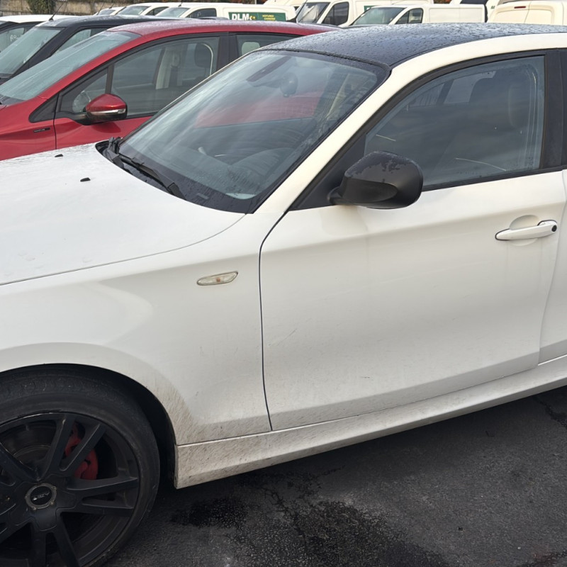 BMW SERIE 1 E87 PHASE 2 116d 2.0D - 16V TURBO Photo n°12