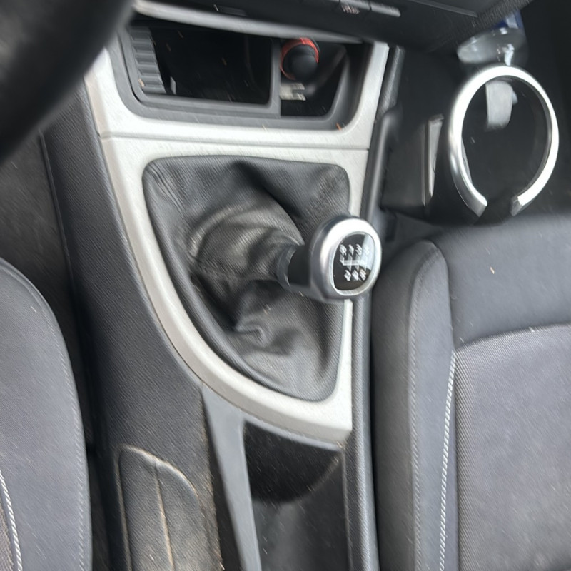 BMW SERIE 1 E87 PHASE 2 116d 2.0D - 16V TURBO Photo n°21