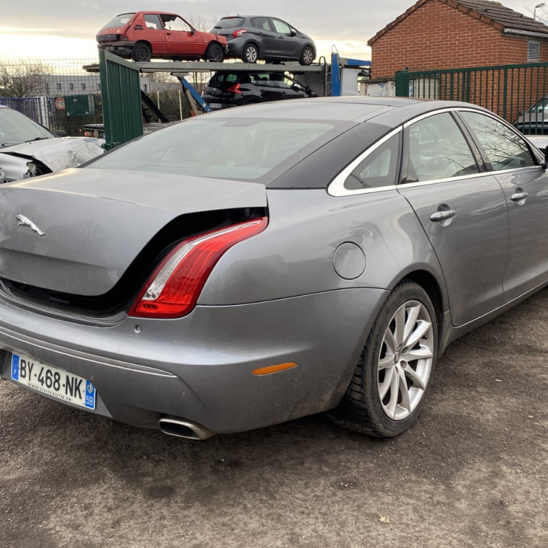 JAGUAR XJ X351 PHASE 1 3.0D - 24V V6 TURBO Photo n°3