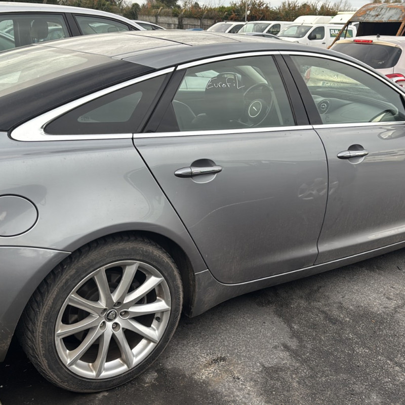 JAGUAR XJ X351 PHASE 1 3.0D - 24V V6 TURBO Photo n°14