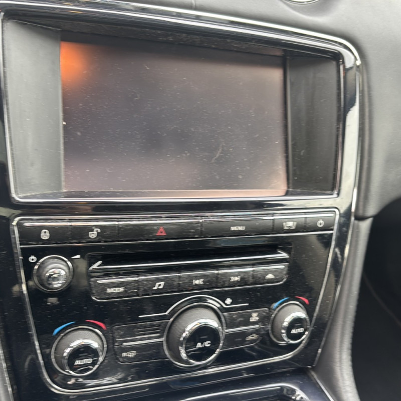 JAGUAR XJ X351 PHASE 1 3.0D - 24V V6 TURBO Photo n°23