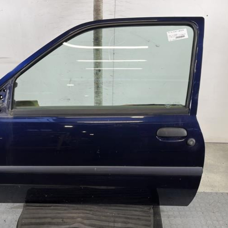 Porte avant gauche FORD FIESTA 4 Photo n°1