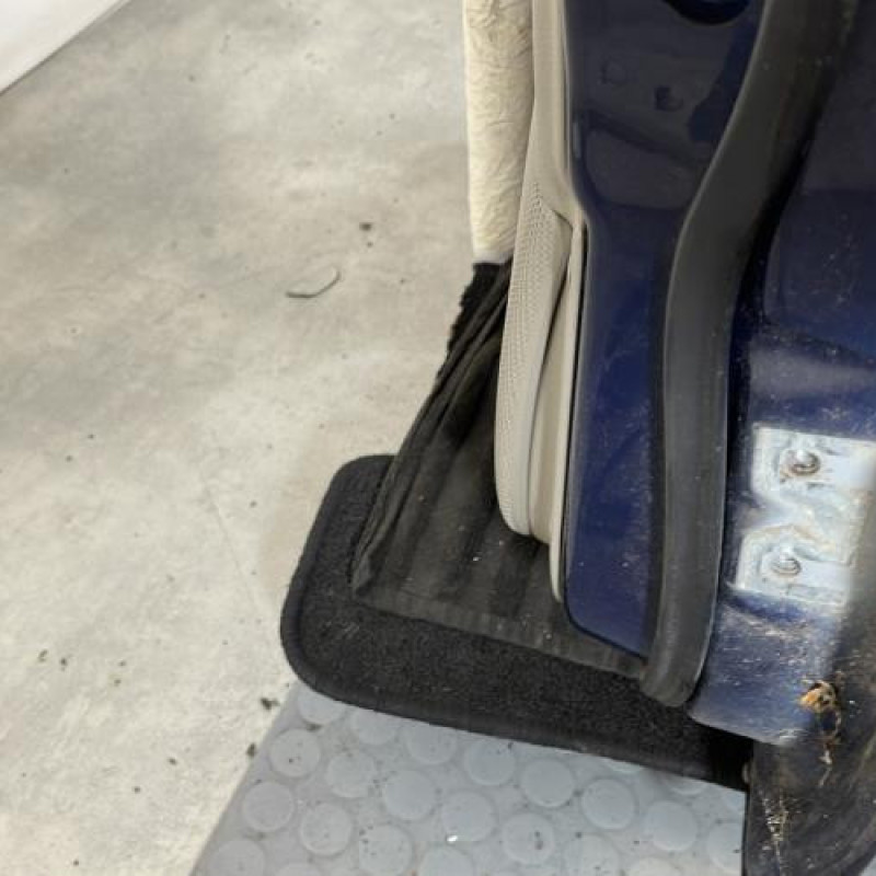 Porte avant gauche VOLVO V 70 1 Photo n°7