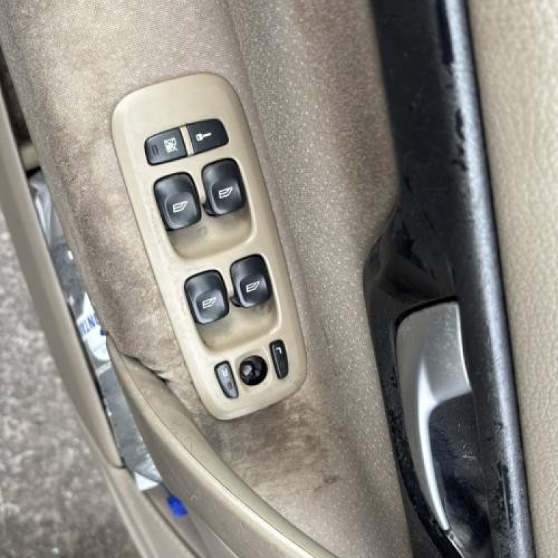 Porte avant gauche VOLVO V 70 1 Photo n°18