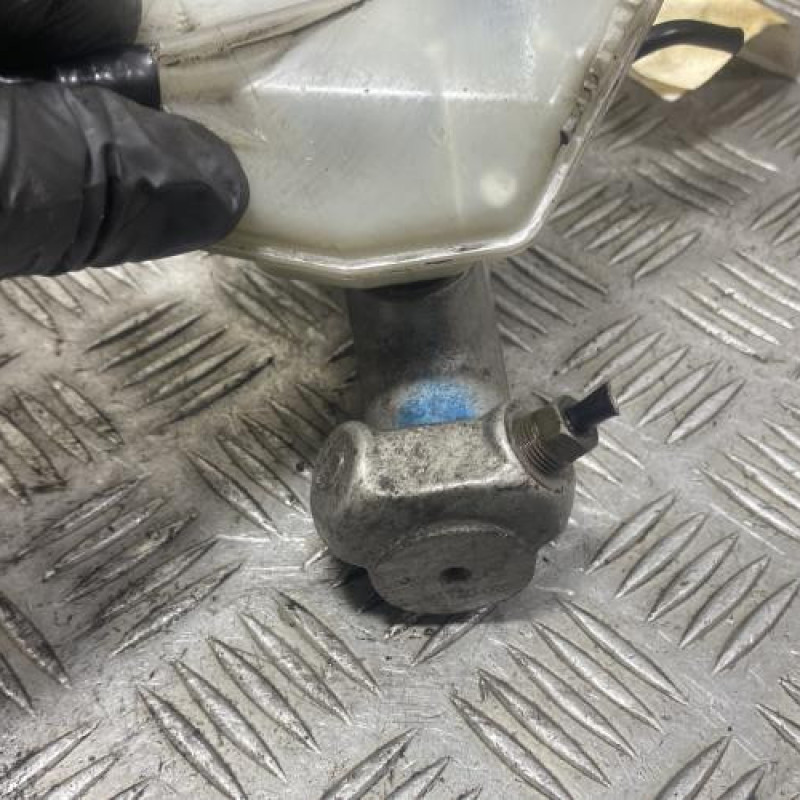 Maitre cylindre (freinage) PEUGEOT 307 Photo n°4