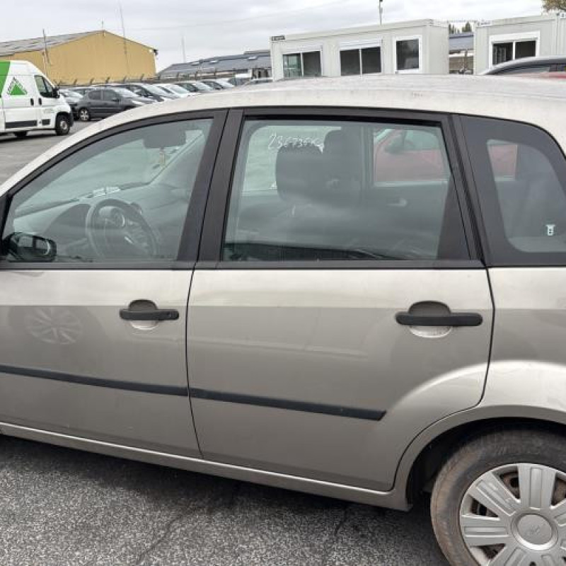 Feu arriere principal gauche (feux) FORD FIESTA 5 Photo n°9