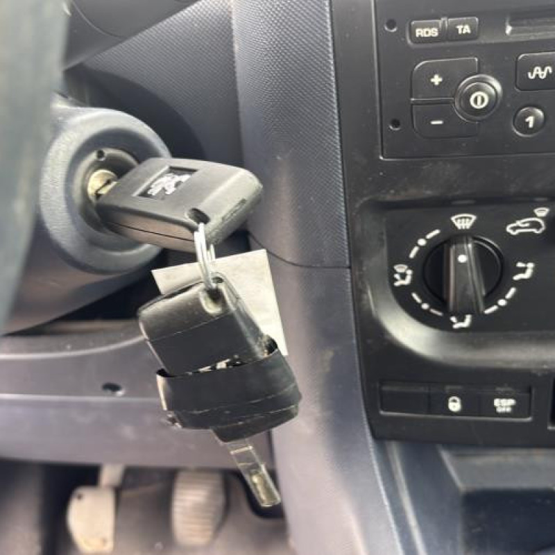 Capot PEUGEOT 1007 Photo n°13