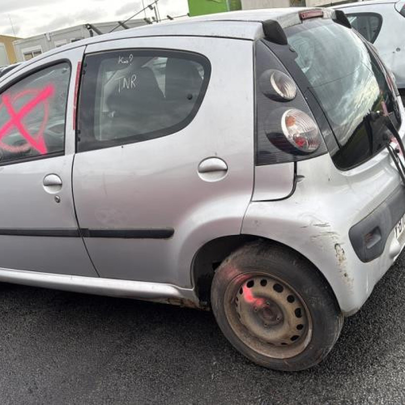 Vitre arriere droit CITROEN C1 1 Photo n°8