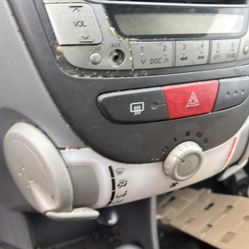 Vitre arriere droit CITROEN C1 1 Photo n°20