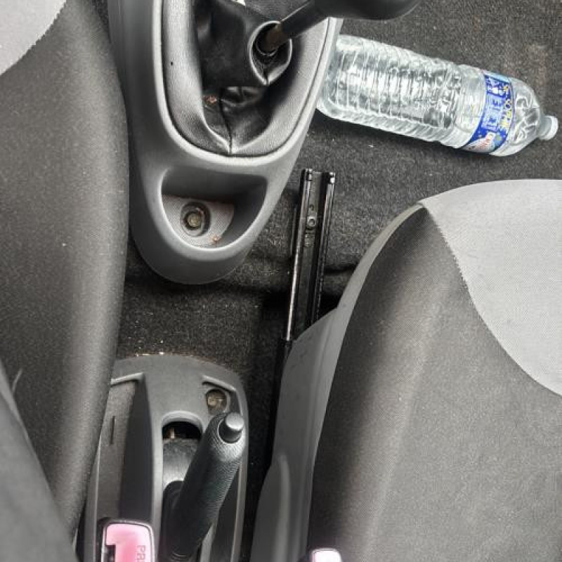 Retroviseur droit PEUGEOT 107 Photo n°19