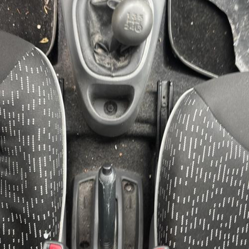 Retroviseur gauche PEUGEOT 107 Photo n°17