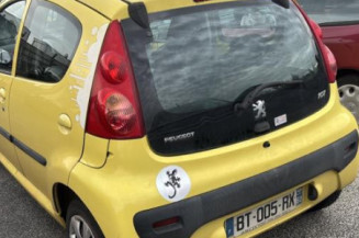 Vitre avant droit PEUGEOT 107