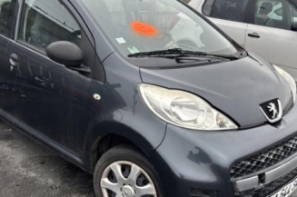 Vitre avant droit PEUGEOT 107