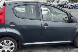 Vitre avant droit PEUGEOT 107