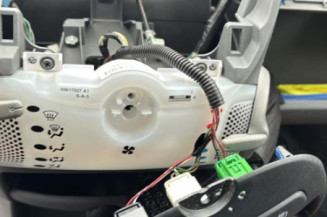 Vitre avant droit PEUGEOT 107