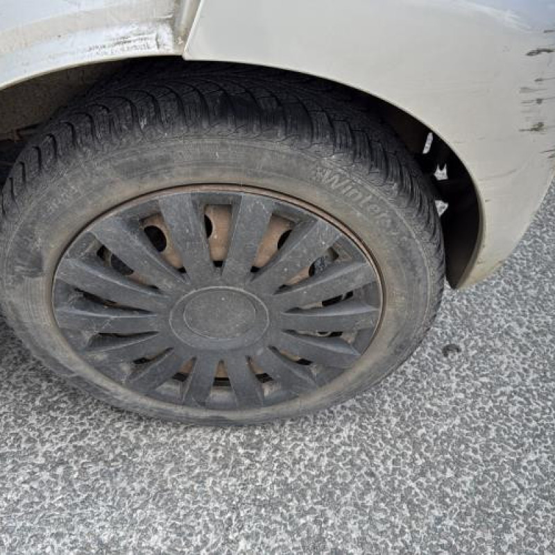 Vitre avant droit PEUGEOT 107 Photo n°14