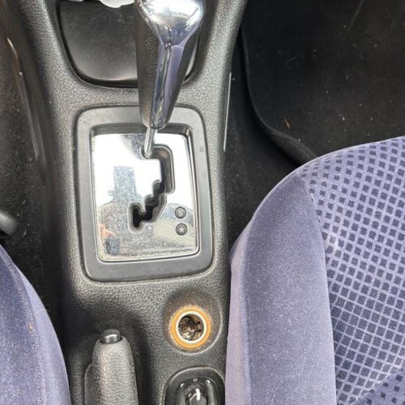 Leve vitre electrique avant gauche PEUGEOT 206 Photo n°18