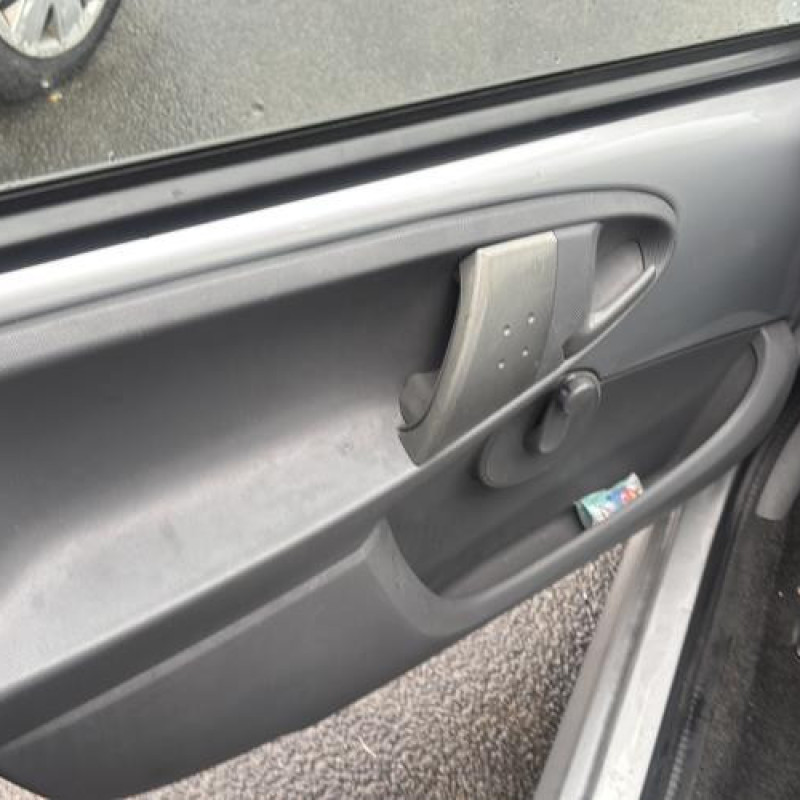 Pivot de moyeu avant gauche PEUGEOT 107 Photo n°17